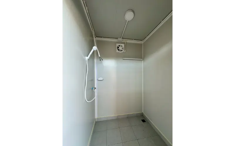 prefab-toilet-teh-tl11x2-shower-interior ห้องน้ำมินิมอล สำเร็จรูป รุ่นนวลไม้ TEH-TL11x2 ห้องอาบน้ำ